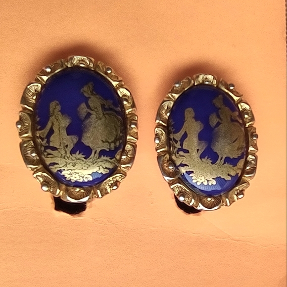 Vintage Cobalt Blue Couple in Etched Gold Limoges Earrings - Picture 7 of 8